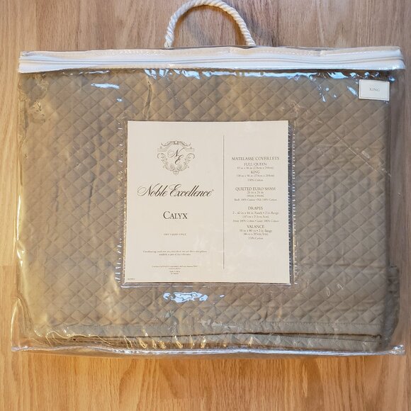 Noble Excellence Other - New King size coverlet - Sage green - Noble Excellence